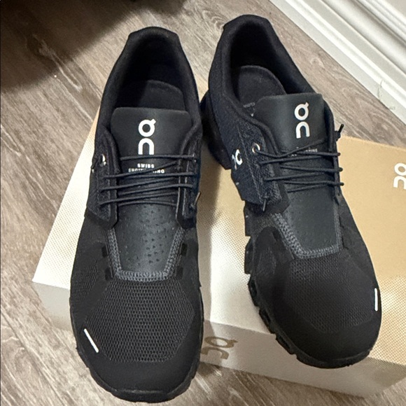 On Running Men's Dark Athletic Shoes - Picture 3 of 10